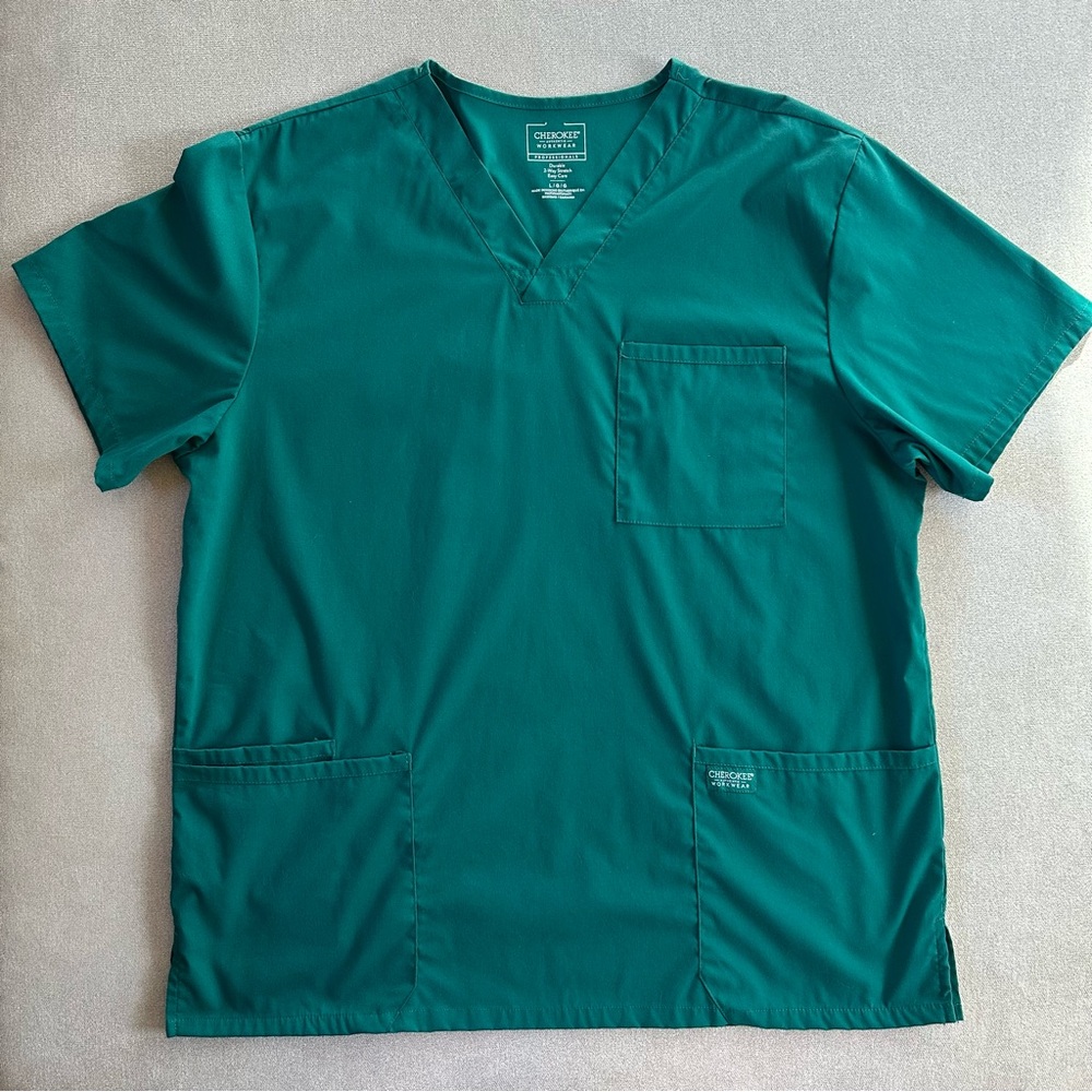 Men’s Cherokee V-Neck Scrub Top. Large. Hunter Green.